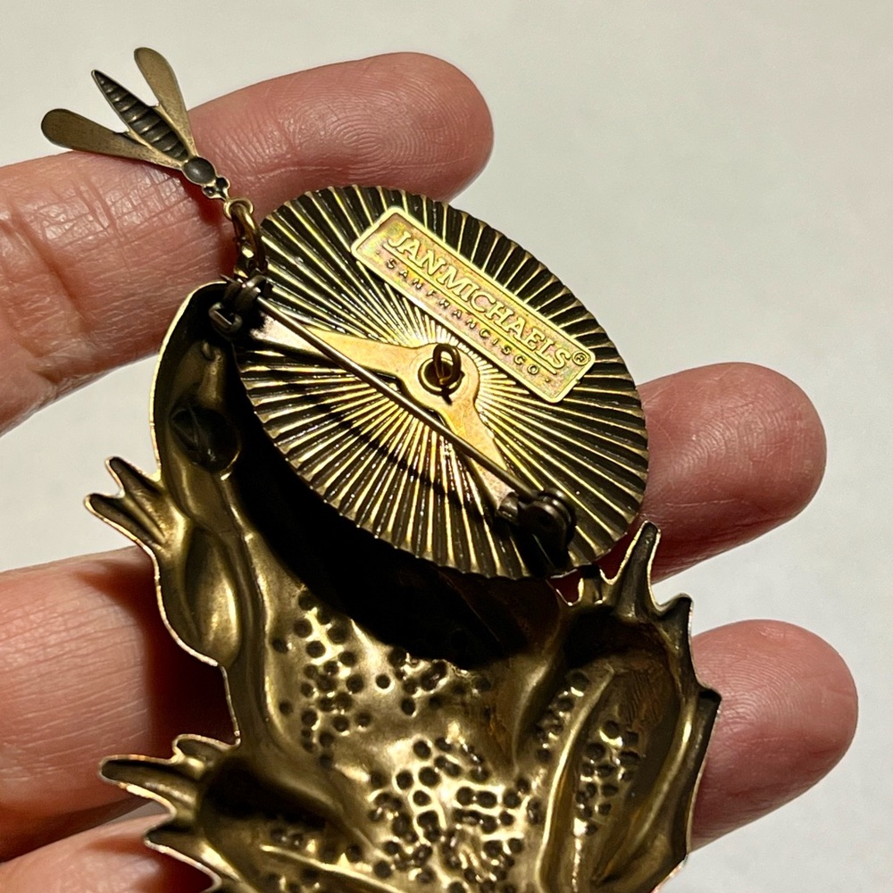 Frog on Lily pod with Pearl and butterfly Brooch by Jan Michaels San Francisco - Picture 4 of 10